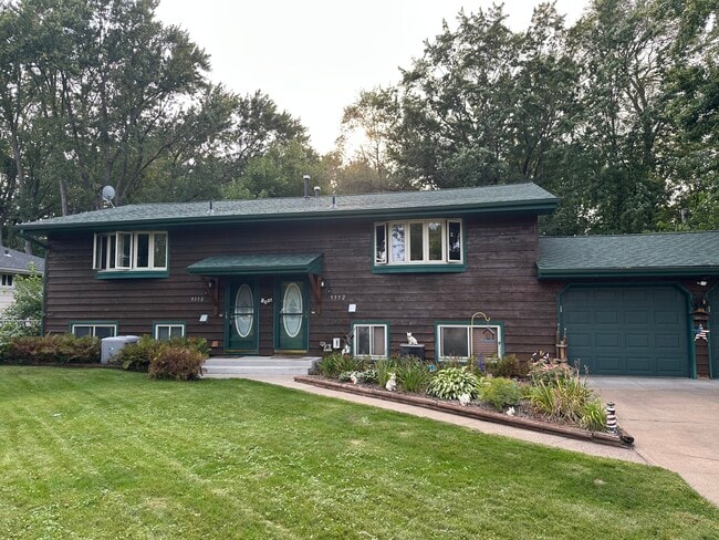 Building Photo - 9350 Syndicate Ave