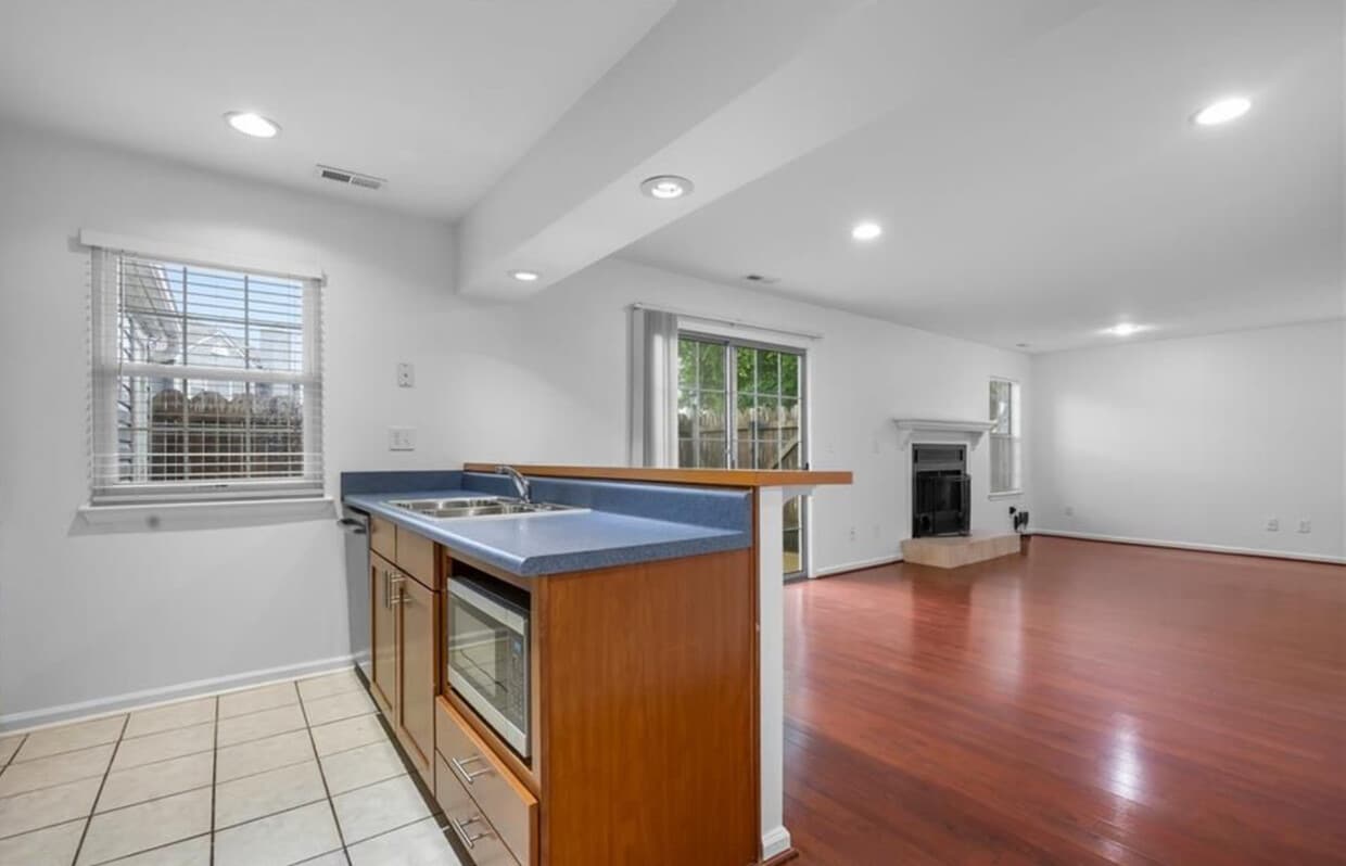 Foto principal - 264 Ferdinand Cir