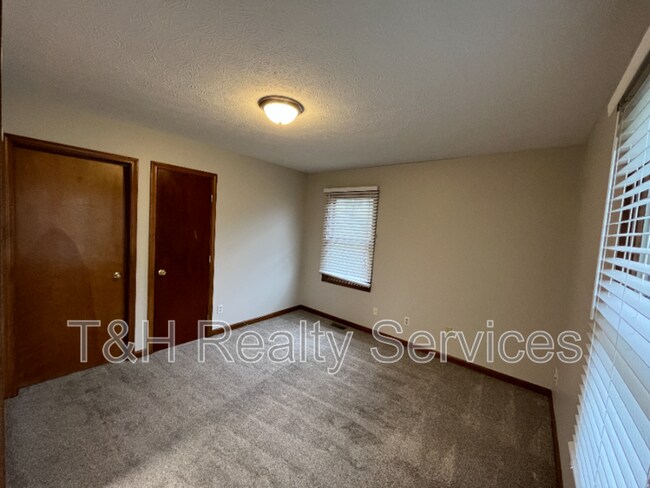 Foto del edificio - 751 N Rangeline Rd