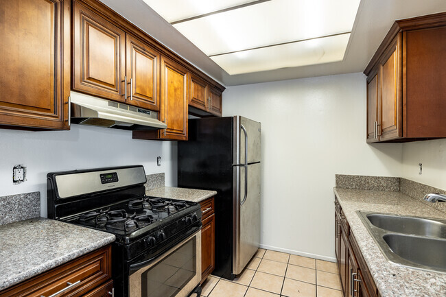 1HAB, 1BA - 820 ft² - Cocina - West Hollywood Vista Apartments