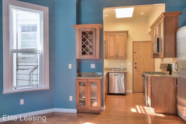Building Photo - 545 Ashbury St