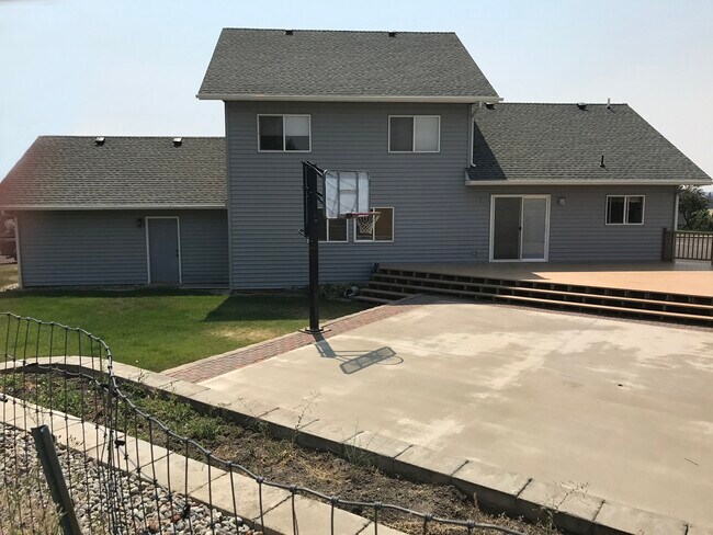 Foto del edificio - 1541 Ridgeview Dr