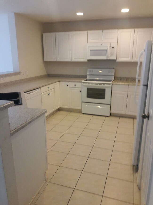 Building Photo - 11614 Mango Ridge Blvd