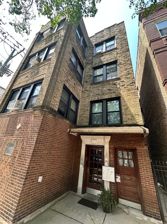 Foto del edificio - 814 N Leavitt St