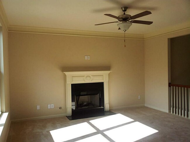 Building Photo - 1681 Scenic Pines Dr