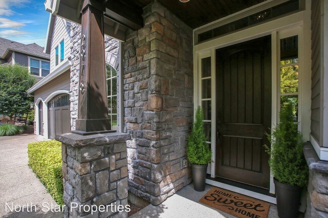 Building Photo - 4 br, 3 bath House - 2976 Beacon Hill Dr.