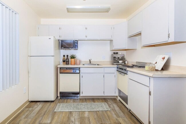 Interior Photo - Sterling Pointe