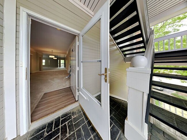 Building Photo - 702 Arkland Pl