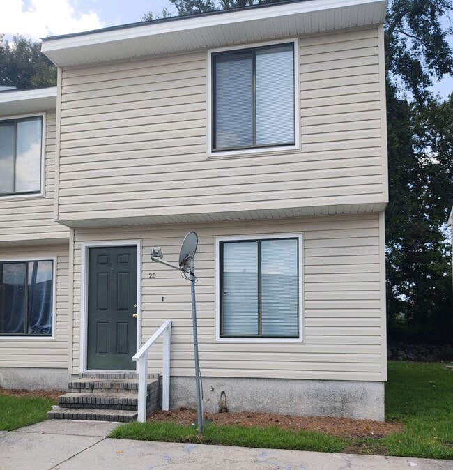 Corner unit - 251 Knight Dr