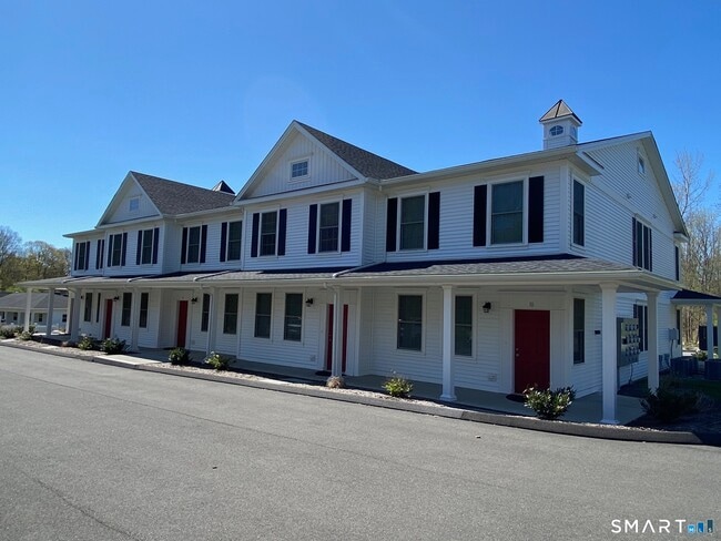 Foto del edificio - 2772 Boston Post Rd