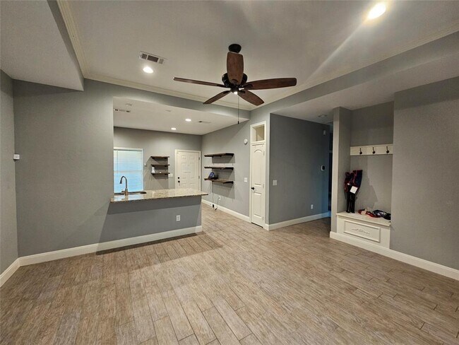 Foto del edificio - 310 Munson St