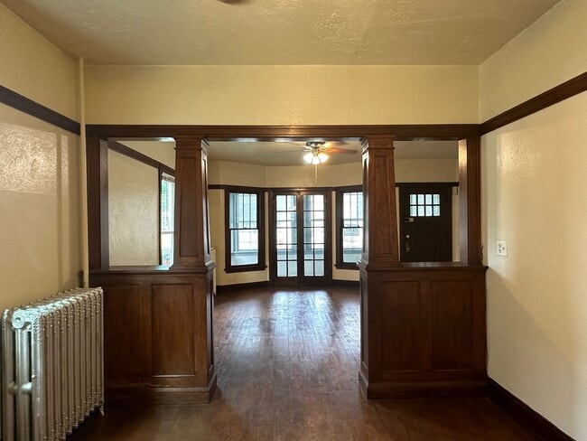 Building Photo - 641 S Dakota Ave