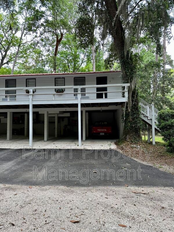 Building Photo - 5 Southwood Drive