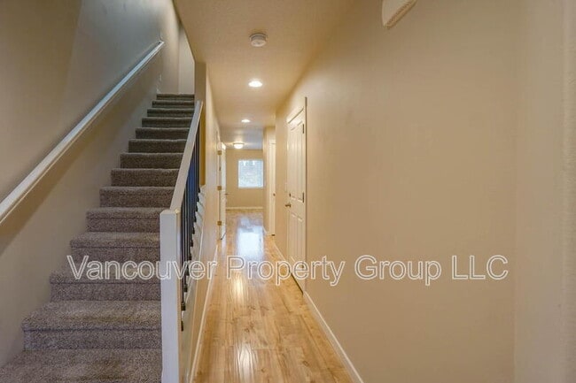 Building Photo - 7428 NE 62nd St