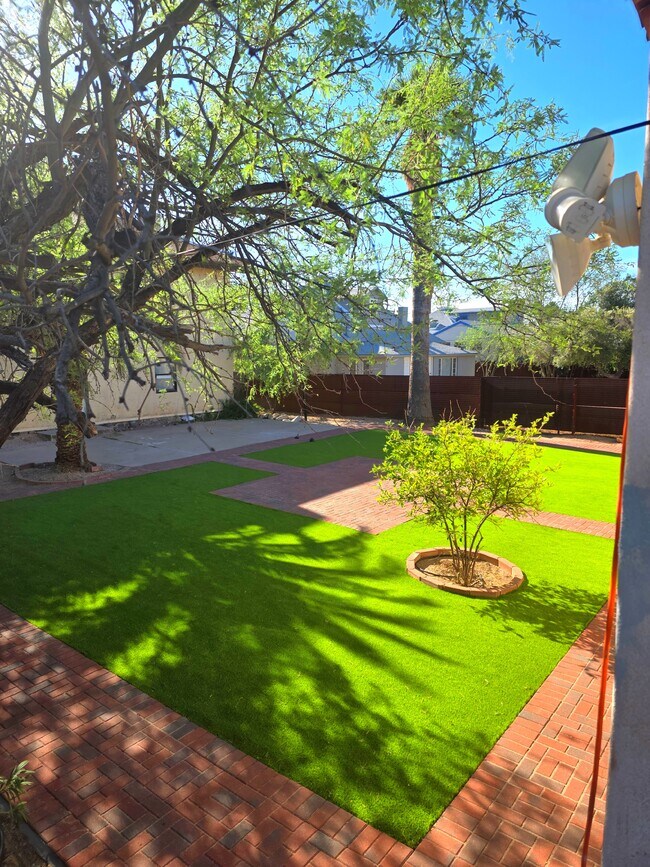 Foto del edificio - 833 N 4th Ave