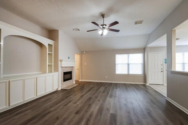 Building Photo - 3330 Candlepine Dr