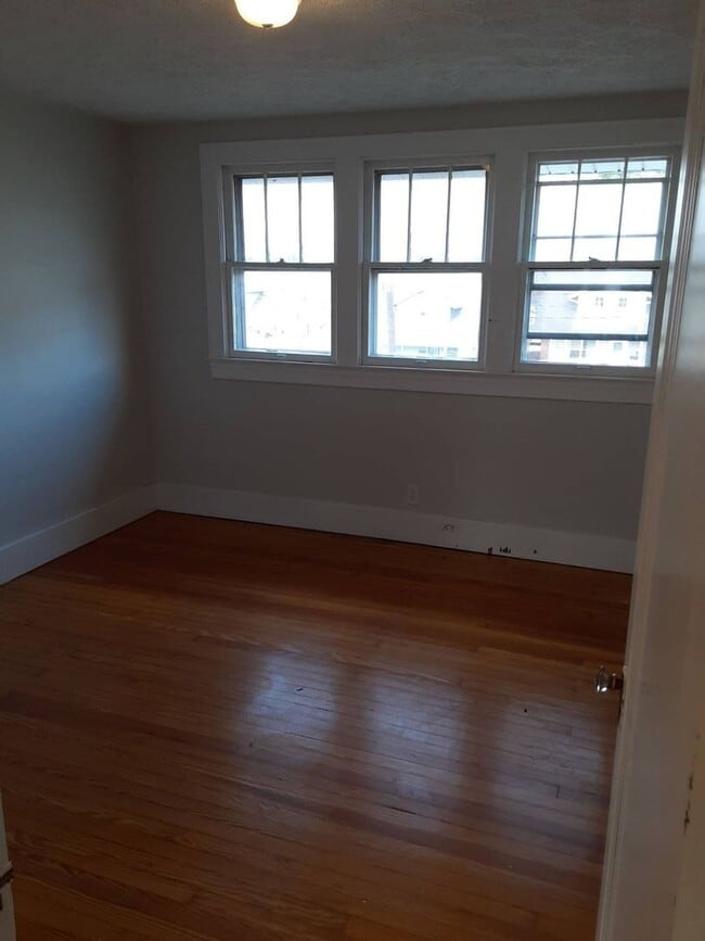 Building Photo - 2BR/2BA house