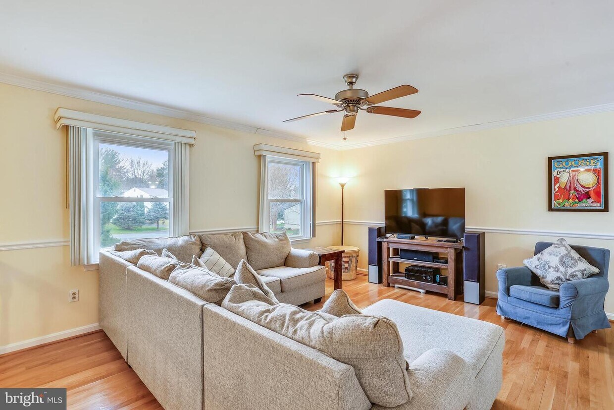 5 Joshua Tree Ct, North Potomac, MD 20878 House Rental in North