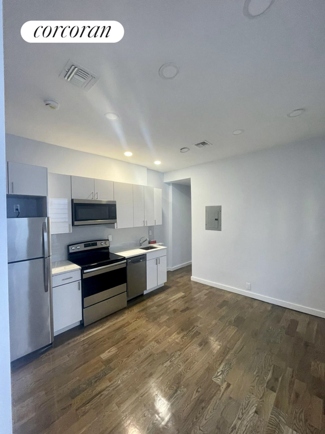 Foto del edificio - 207 E 205th St