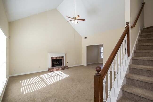 Building Photo - 408 Streamview Ln