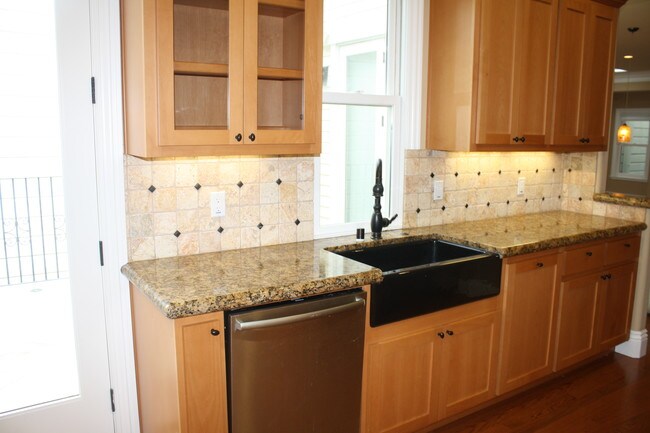 Kitchen - 140 Arguello Blvd