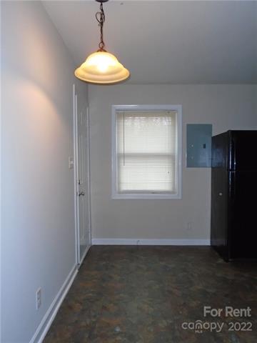 Building Photo - 1111 Sims Cir