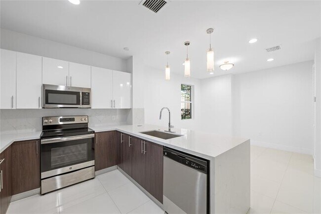 Foto del edificio - 324 SW 14th Ct