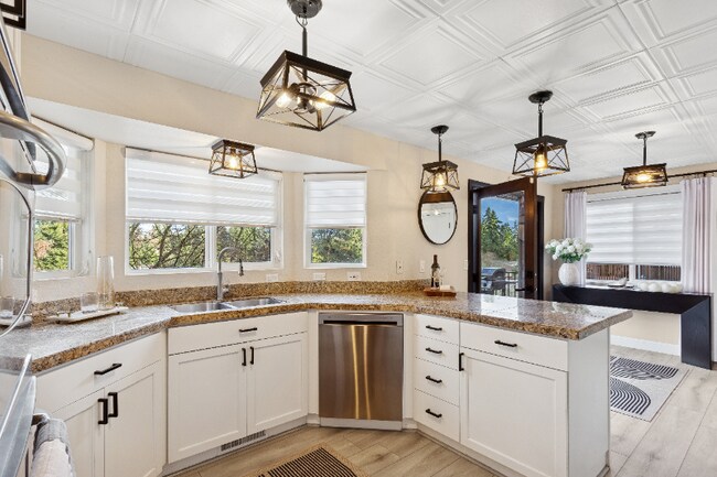 Foto del edificio - 6911 47th St Ct W