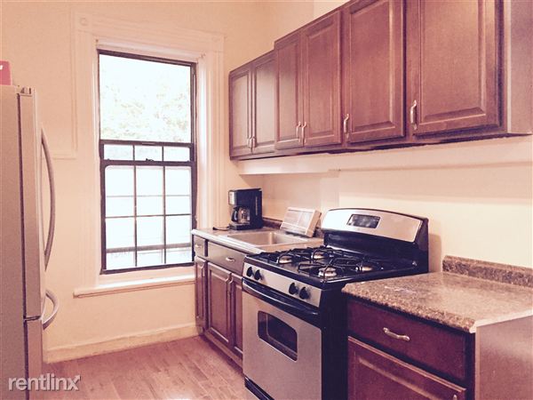 Primary Photo - 112 Macon St