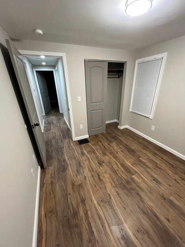 Foto del edificio - 1518 Collier Ave