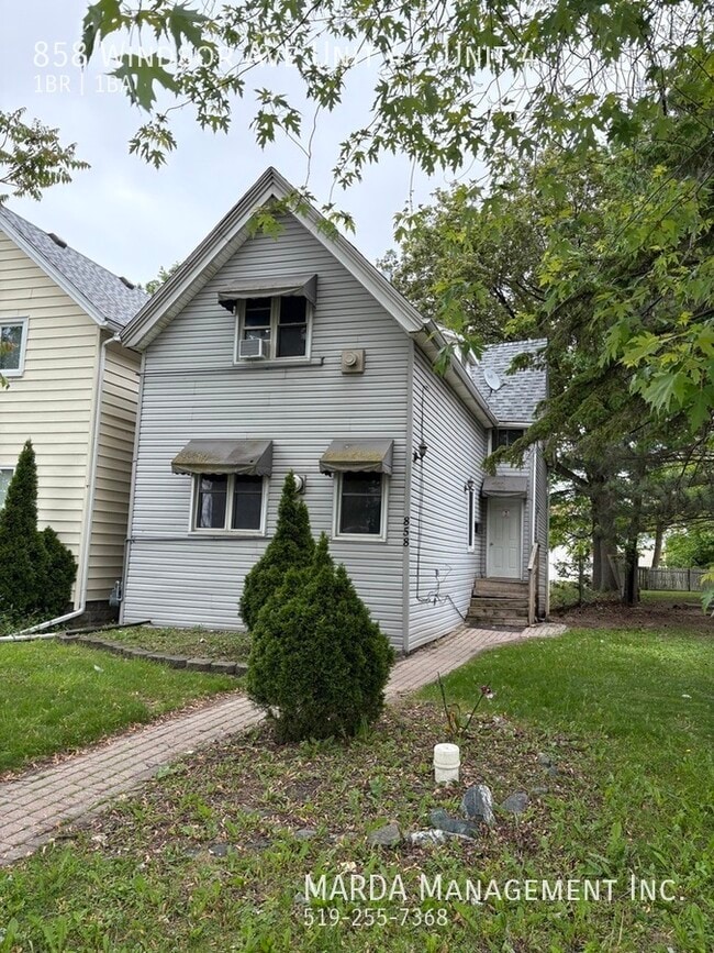 Photo du bâtiment - COZY 1 BED/1 BATH - DOWNTOWN WINDSOR + GAS