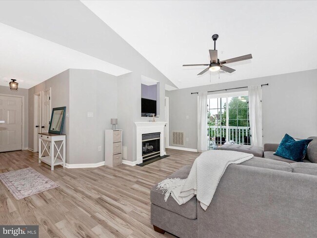 Foto del edificio - 2501 Coach House Way