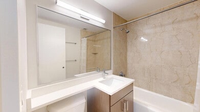 Interior Photo - 10 Hanover Square