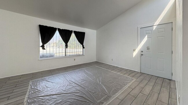 Building Photo - 2350 Osbun Rd