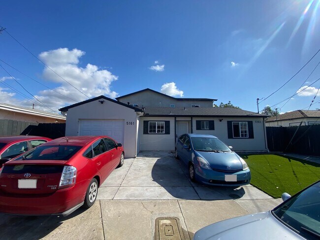 Building Photo - Remodeled 3BD/1BA!! Private Deck