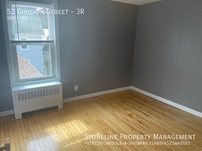 Building Photo - 52 Division Street