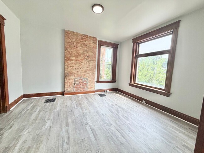 Foto del edificio - 1748 Queen City Ave