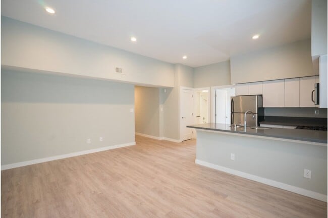 Interior Photo - 3426 West 1st St