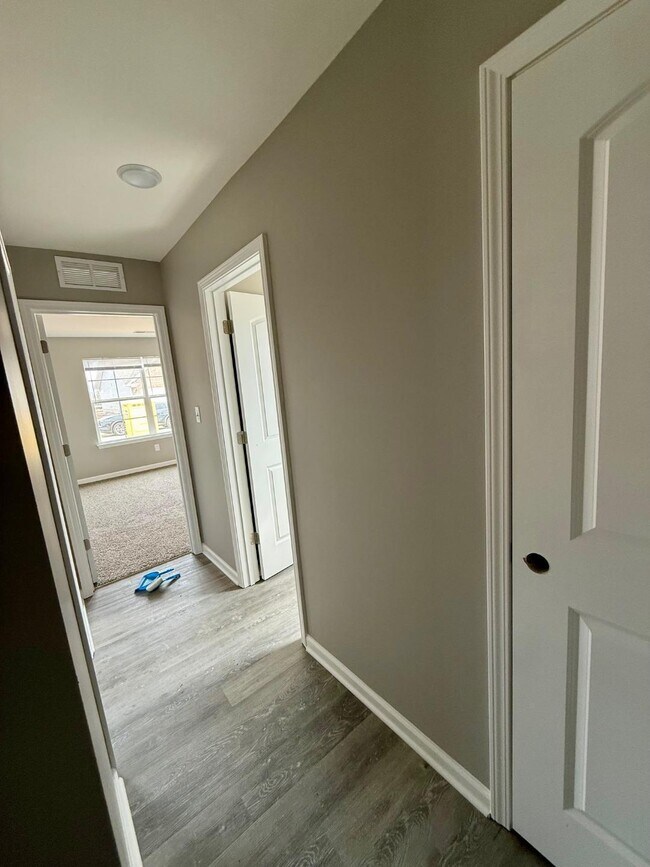 Foto del edificio - 203 Jared Parker Wy