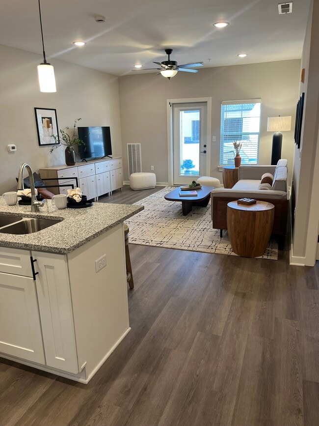 Building Photo - The Enclave