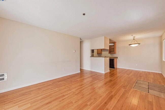 Foto del edificio - 880 E Fremont Ave