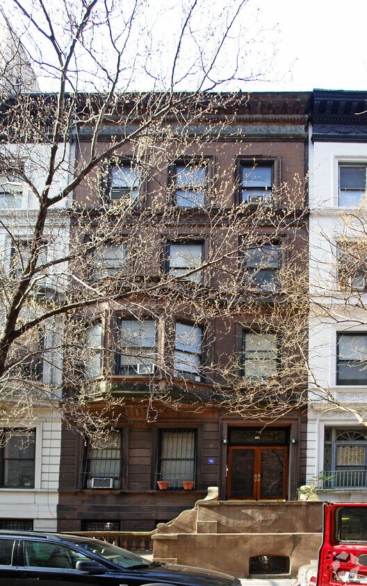 Building Photo - 16 W 69th St