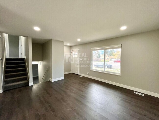 Foto del edificio - 2123 Fernwood Dr