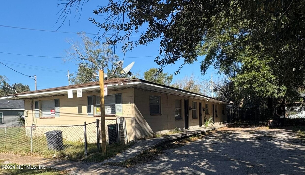 Primary Photo - 431 W 18th St