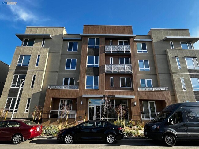 Building Photo - $4890 - THE MOST GORGEOUS THREE BEDROOM HO...