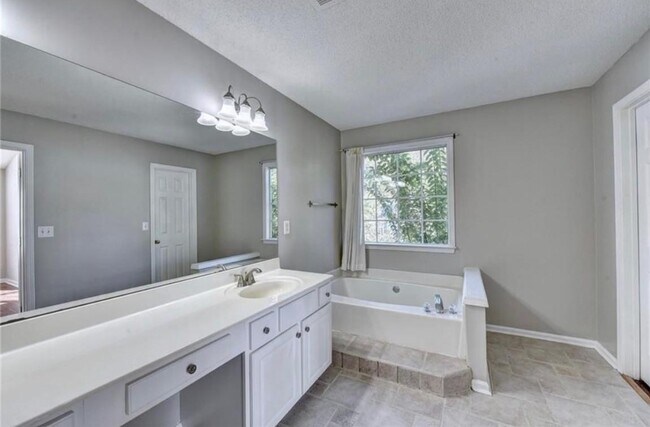 Photo - 300 Treyford Ct House