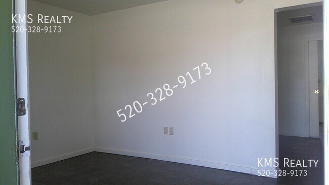 Foto del edificio - 1 Bed /1 Bath - OWNER/AGENT