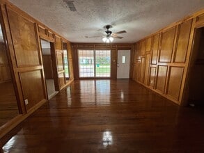 Building Photo - 1104 Margot St