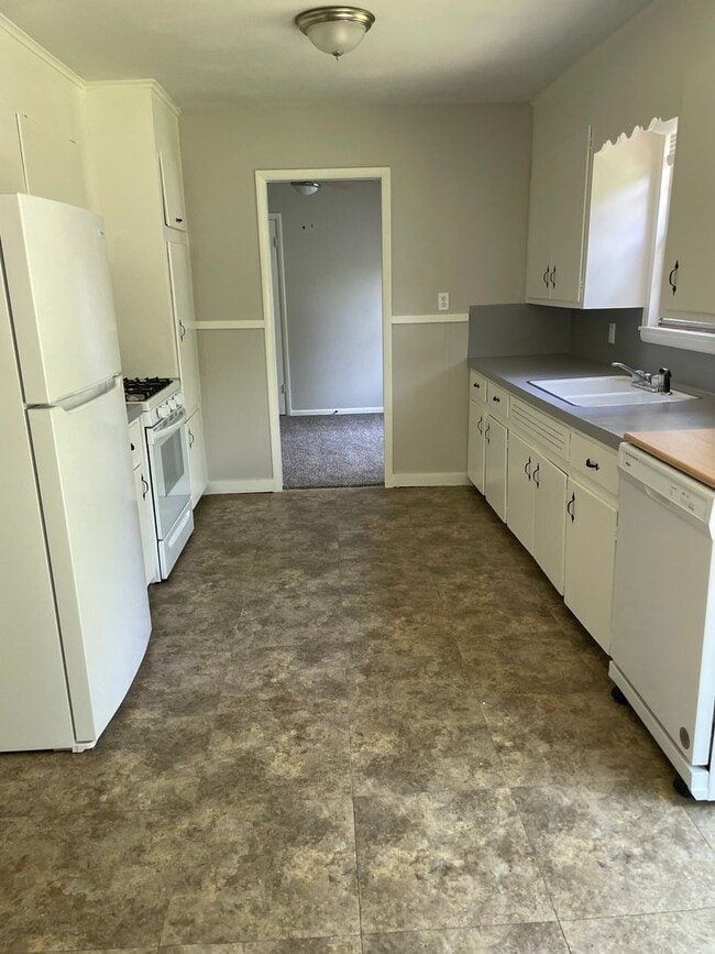 Foto del edificio - Newly upgraded 3 bed / 1 bath