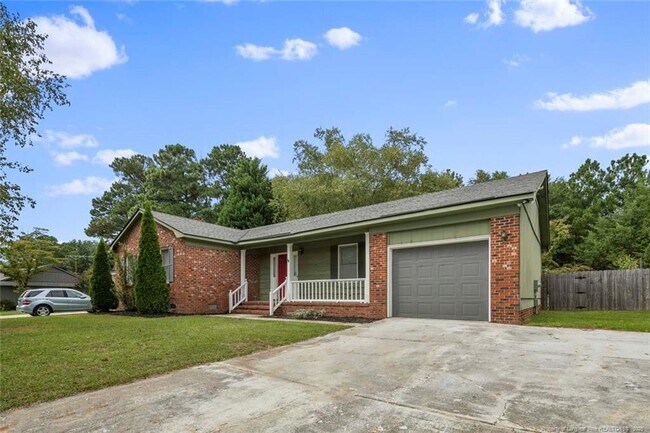 Foto del edificio - 5812 Rivercroft Rd